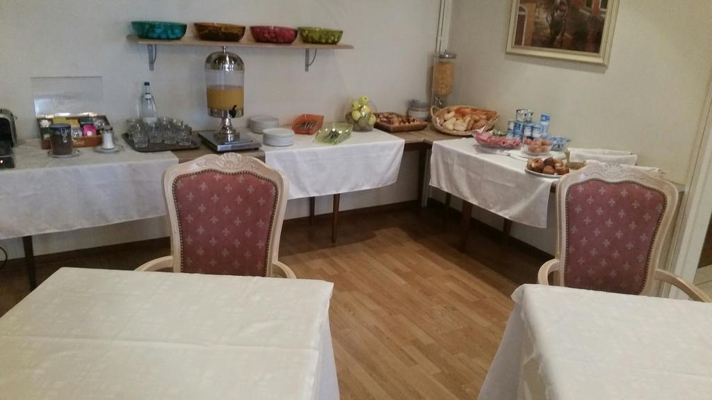 Hotel De Champagne Сен Дизие Екстериор снимка