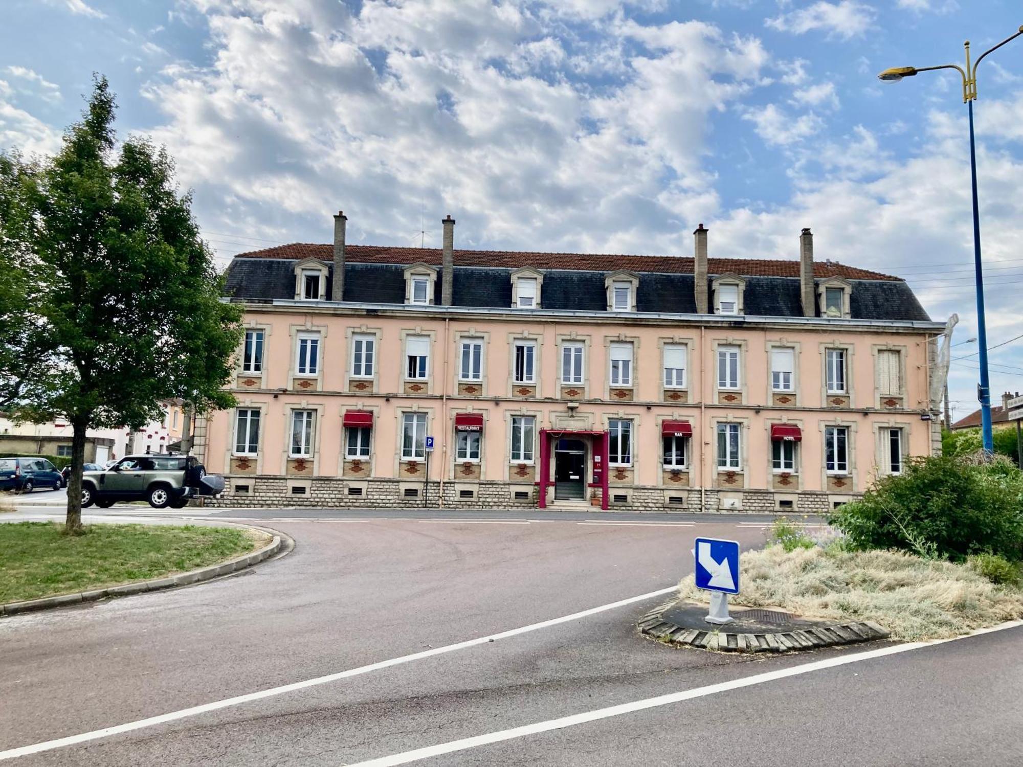 Hotel De Champagne Сен Дизие Екстериор снимка