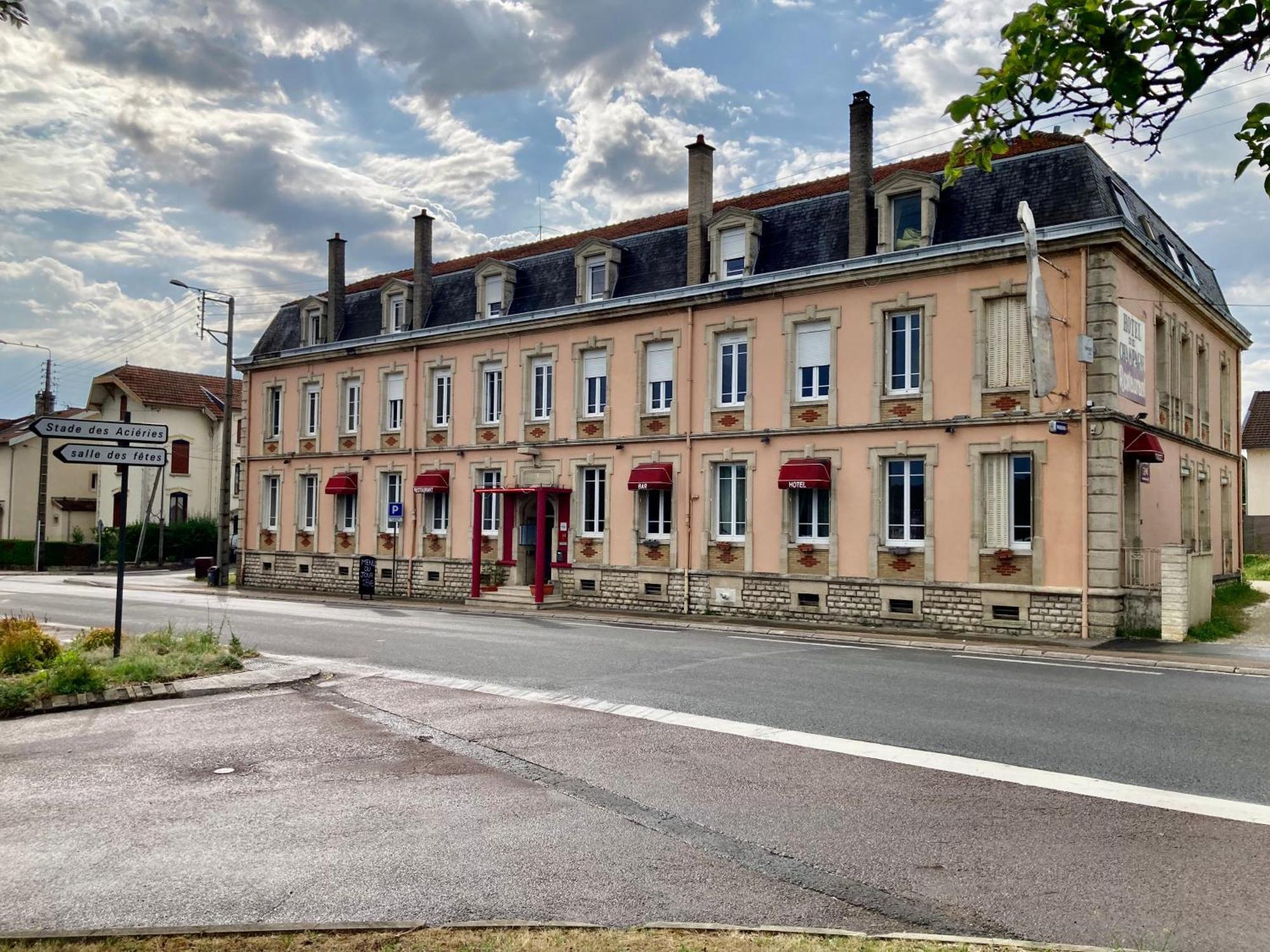 Hotel De Champagne Сен Дизие Екстериор снимка