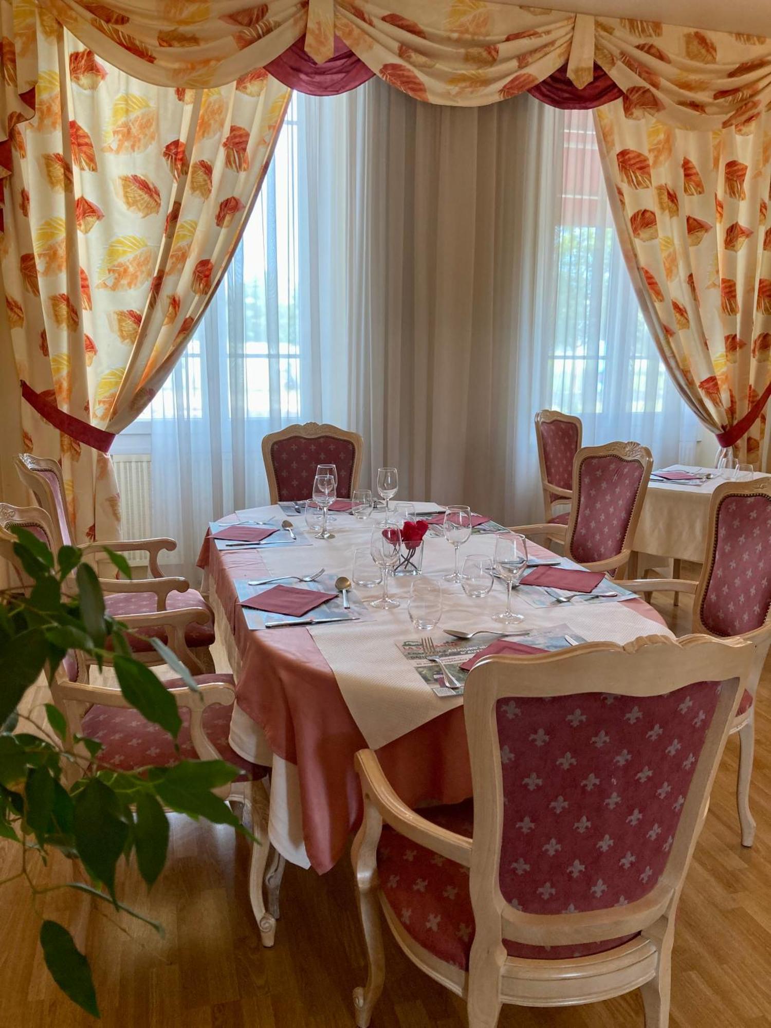 Hotel De Champagne Сен Дизие Екстериор снимка