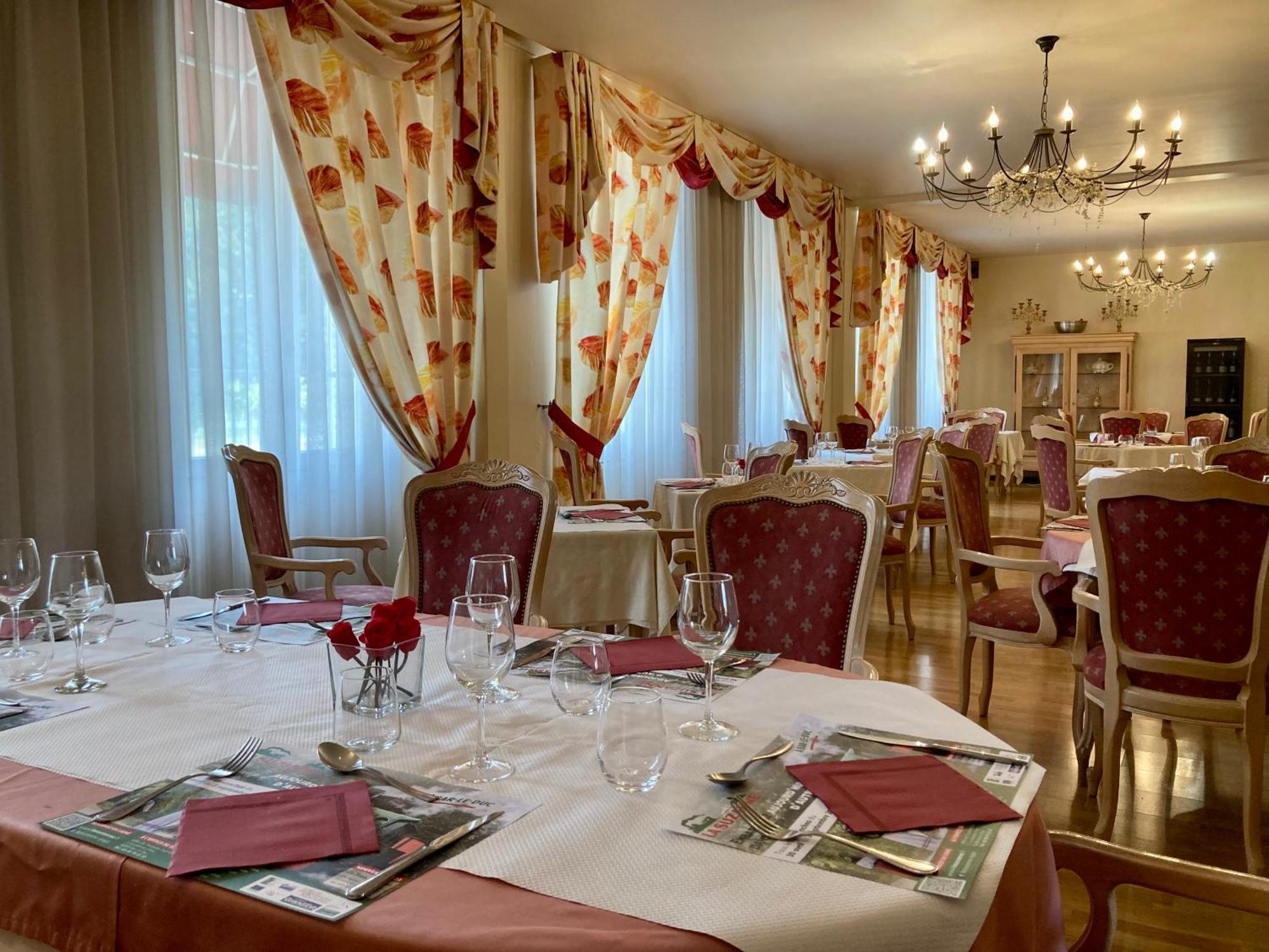 Hotel De Champagne Сен Дизие Екстериор снимка